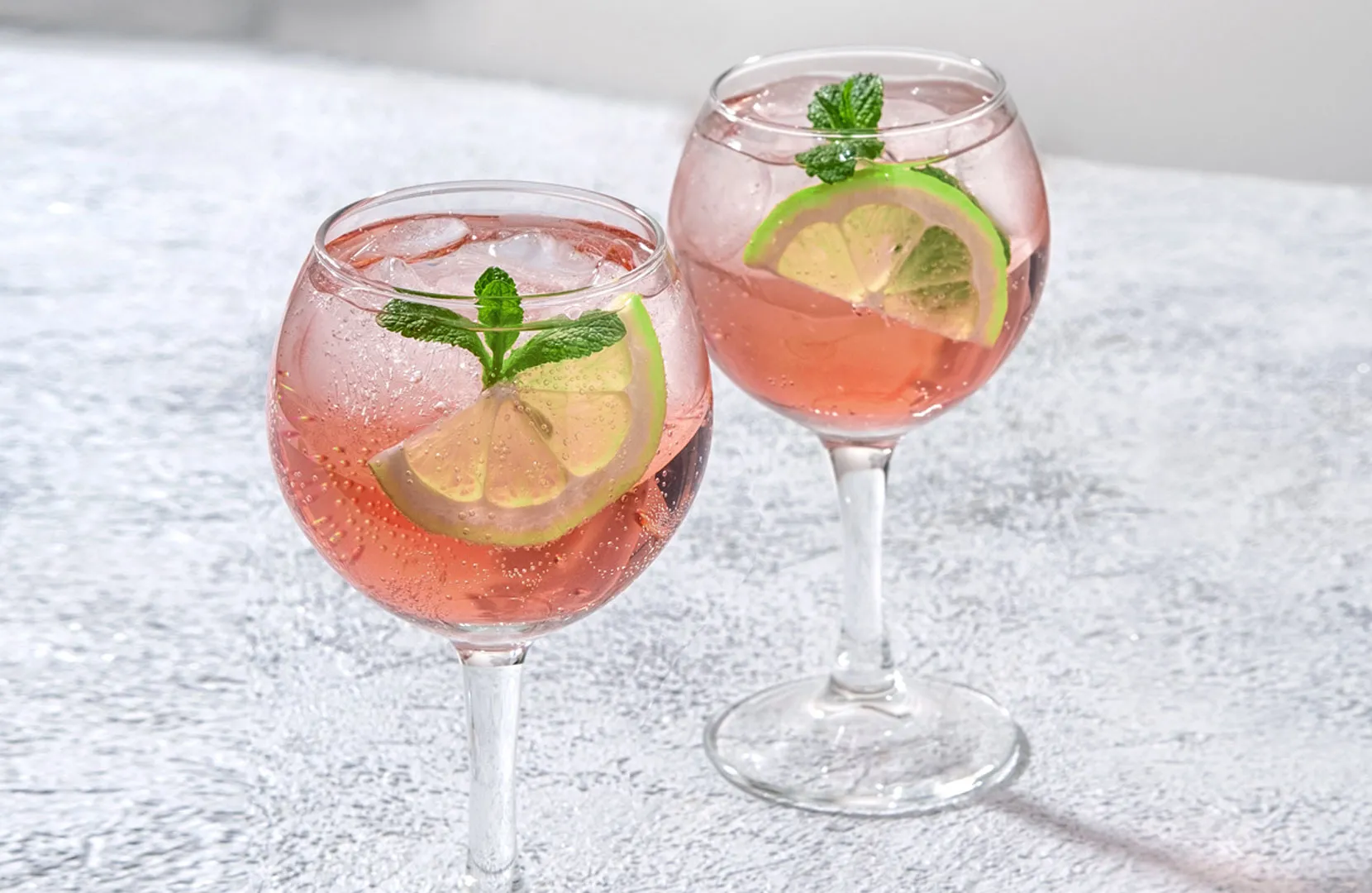 アペロールより良い？ Sarti Spritz は私たちの新しいお気に入りの食前酒です