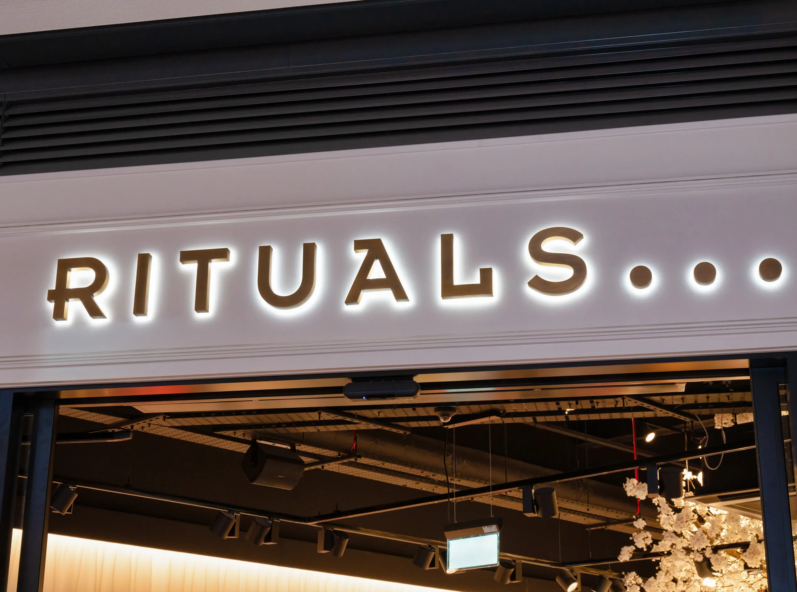 Rituals のこのシャワー フォームはとても強烈な香りがします